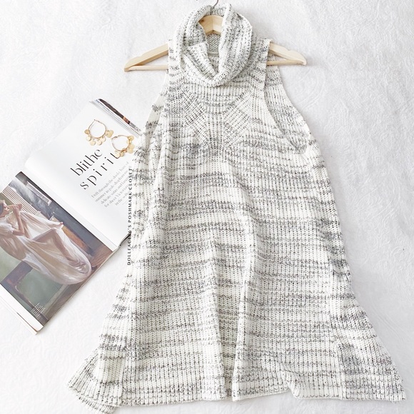 Sun & Shadow Parted Back Knit Sweater - Picture 2 of 8